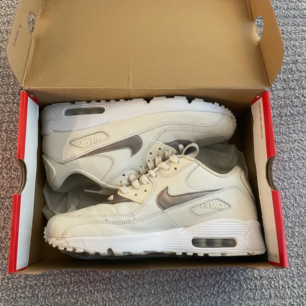 nike air maxes